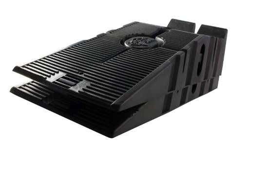 An image of RhinoGear RhinoRamps RhinoGear RhinoRamps的图像