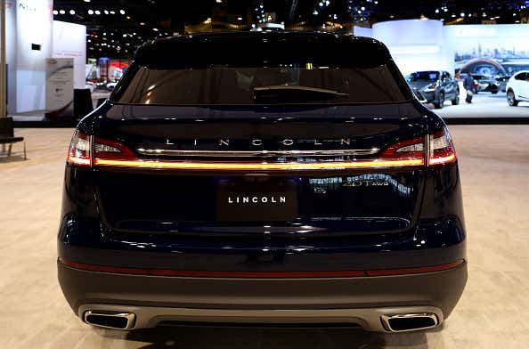 A 2019 Lincoln Nautilus on display at the Chicago Auto Show 2019年林肯鹦鹉螺在芝加哥车展上展出