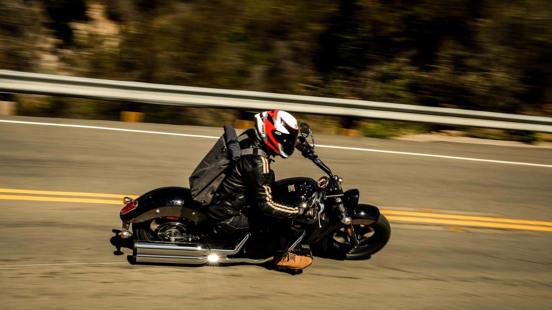 Riding Motorcylce 骑Motorcylce