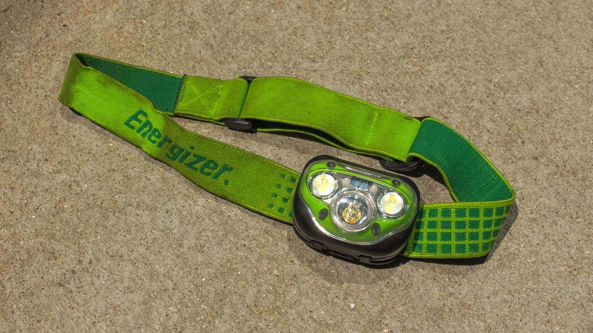 A headlamp provides hands-free light anywhere you go. 一个头灯提供免提灯,你去任何地方。