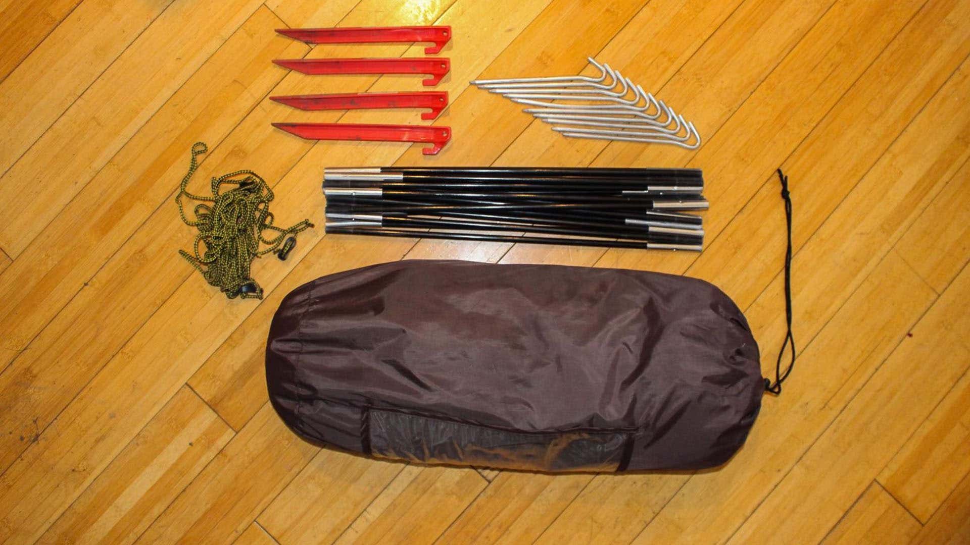 A tent provides an alternative place to sleep other than the car. 帐篷提供了汽车以外的另一个睡觉的地方。