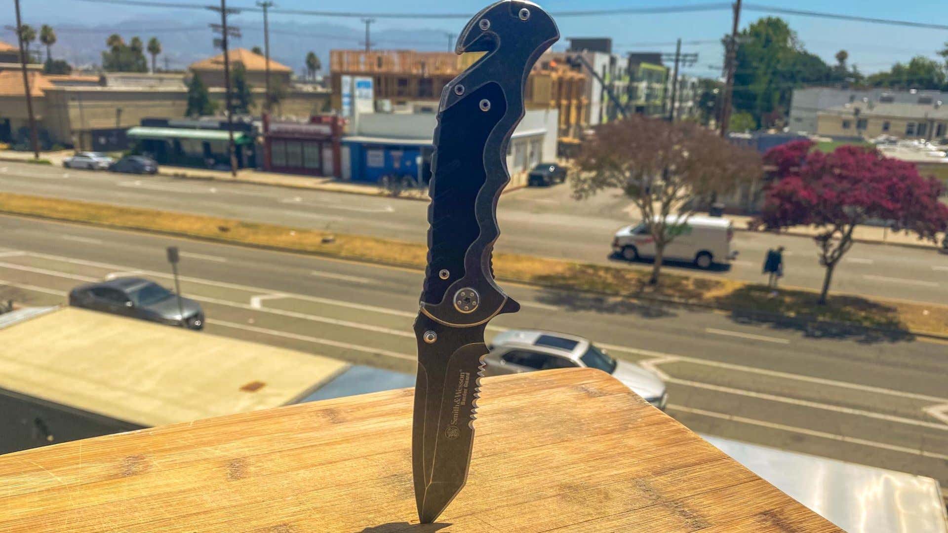 A Smith & Wesson EDC Knife. 史密斯威森EDC刀。
