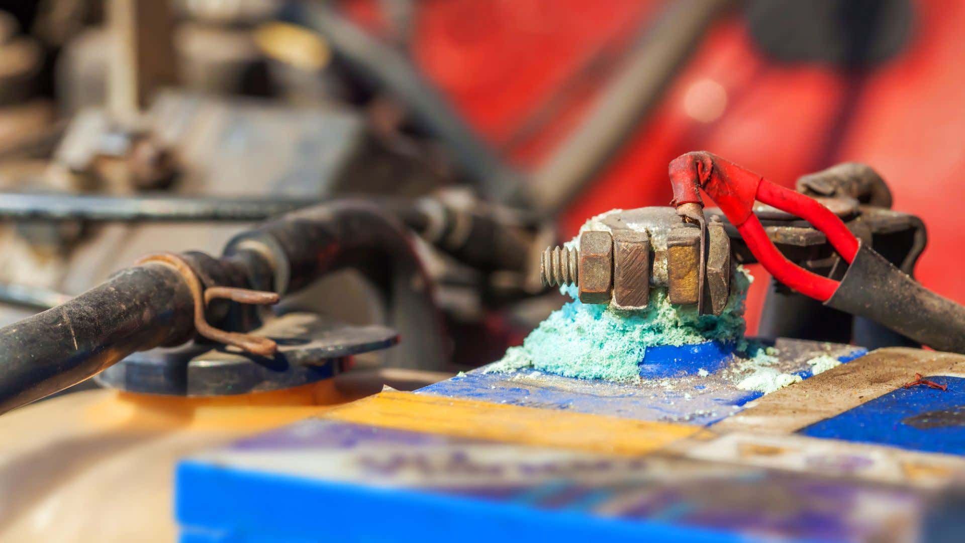 Corroded battery. 腐蚀电池。