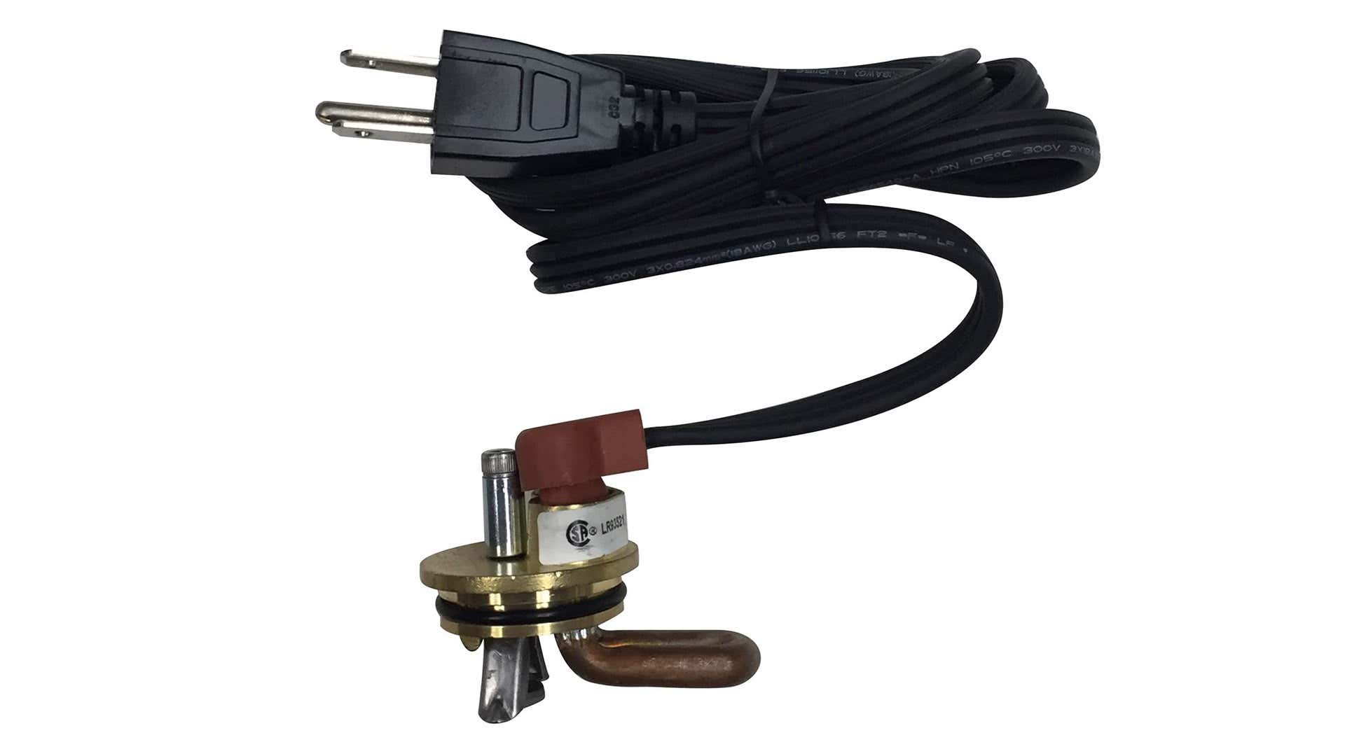 An engine block heater. 发动机块加热器。