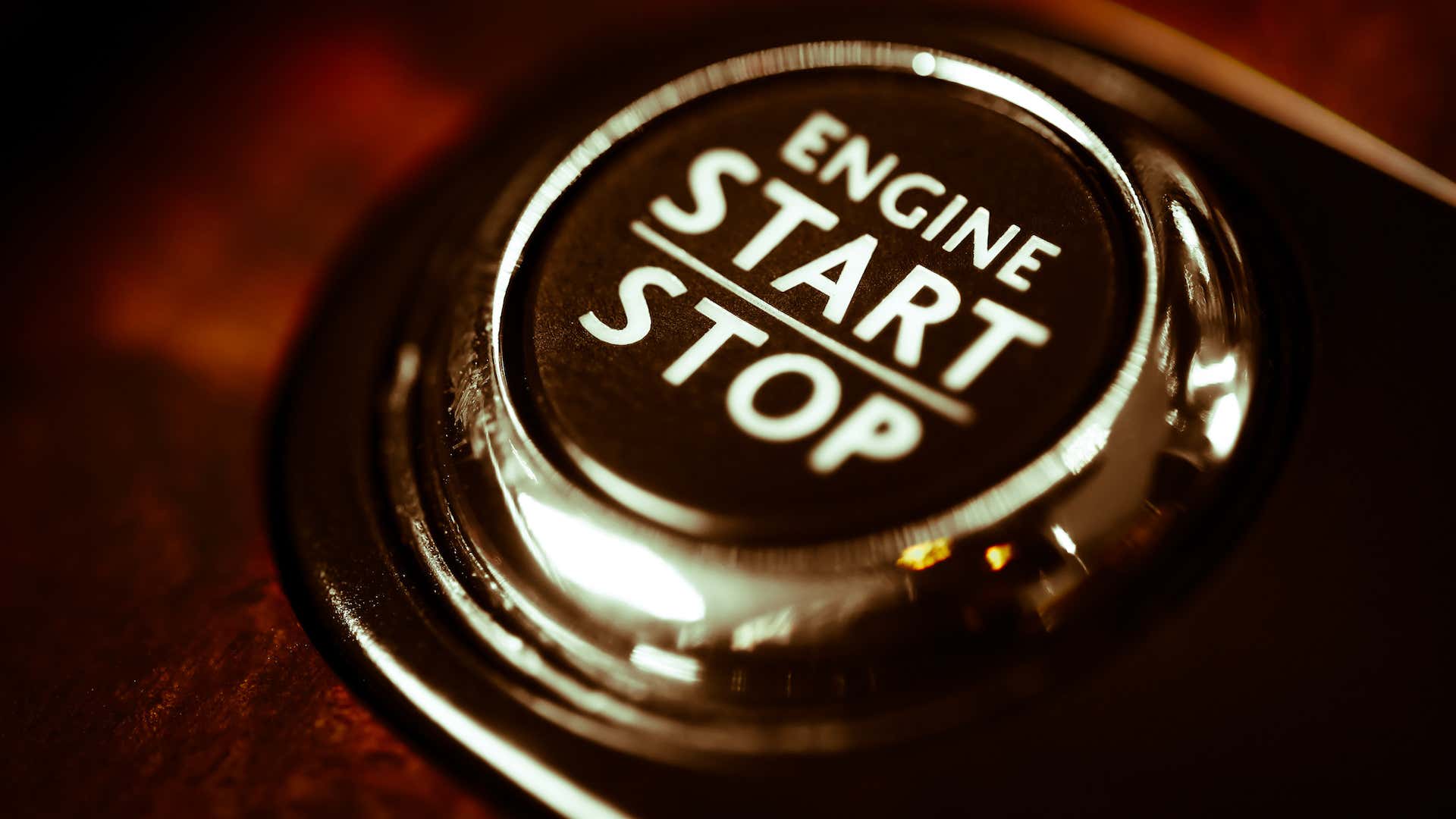 Lucky you with the fancy push-button start. 幸运的你看中的按钮启动。