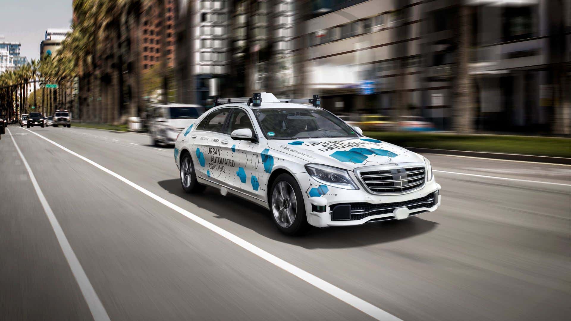 Daimler's Drive Pilot prototype. 戴姆勒的Drive Pilot原型。