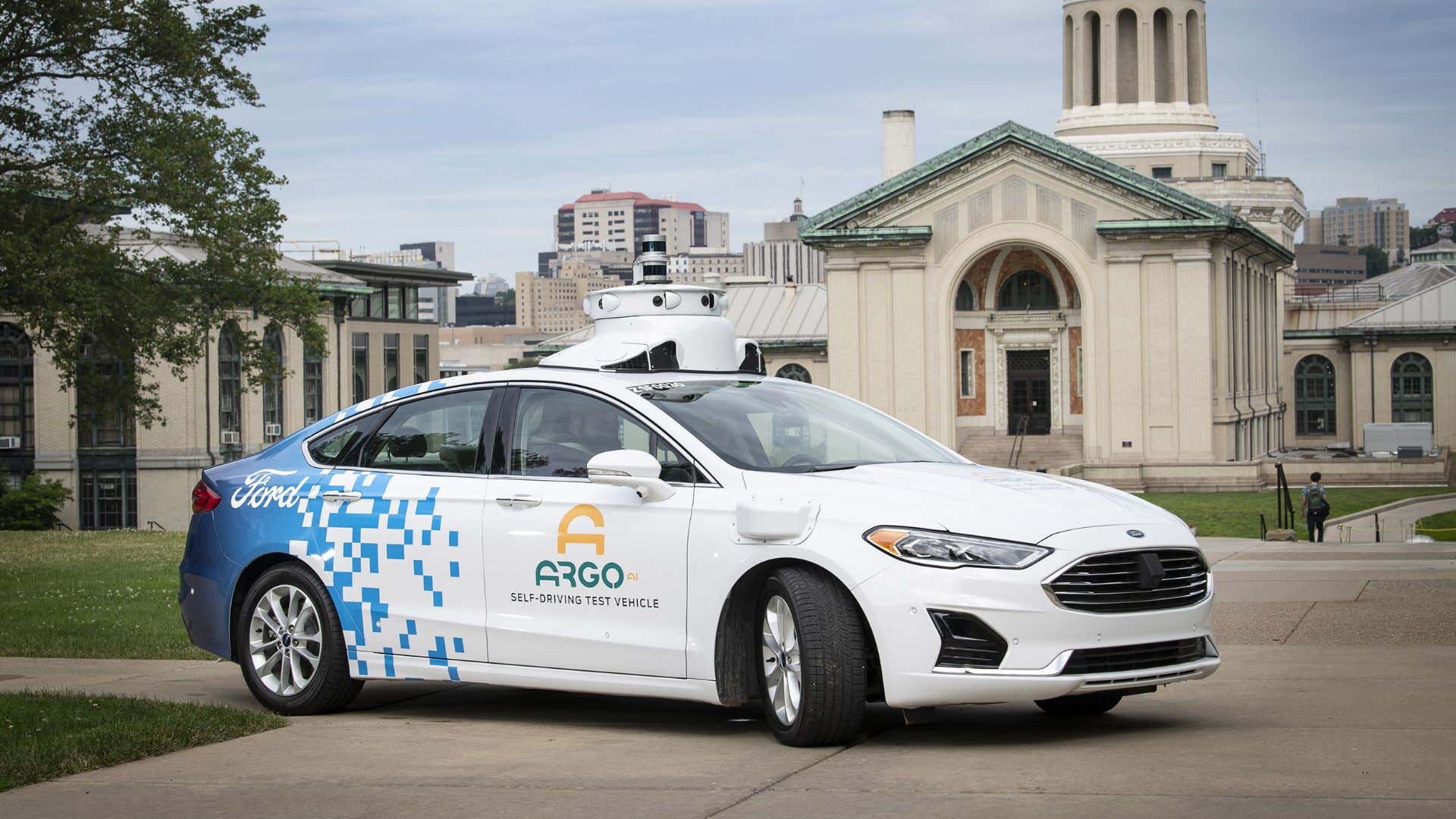 Argo AI's self-driving prototype. 阿尔戈人工智能的自动驾驶原型。