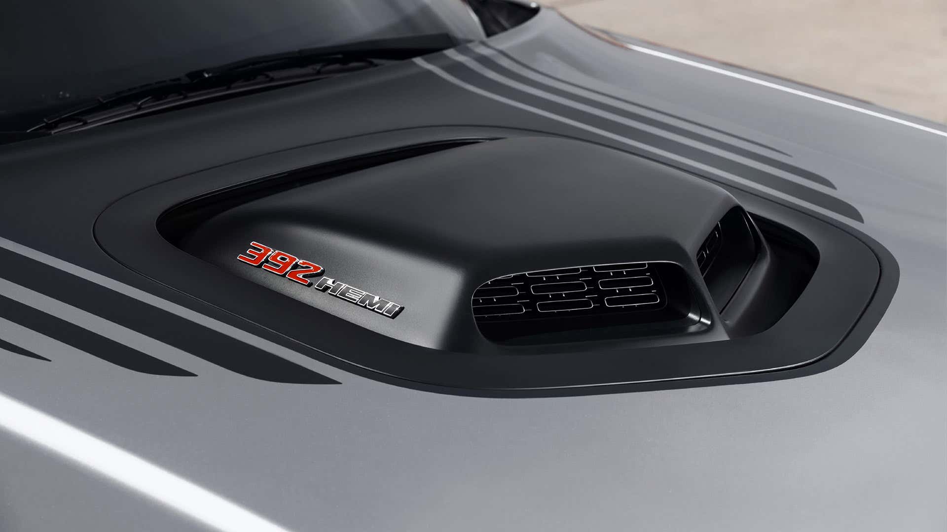 A 392 Hemi Shaker hood scoop. 392 Hemi Shaker Cop Scoop。
