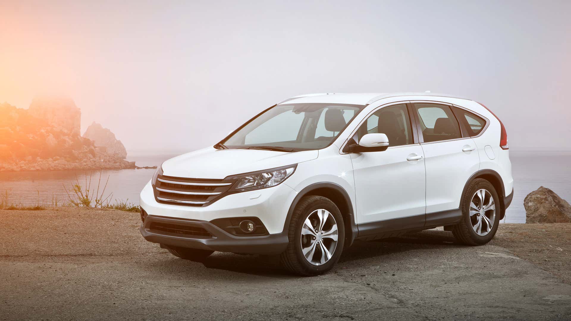 Crossovers are generally more spacious than cars. 跨界车通常比普通汽车更宽敞。