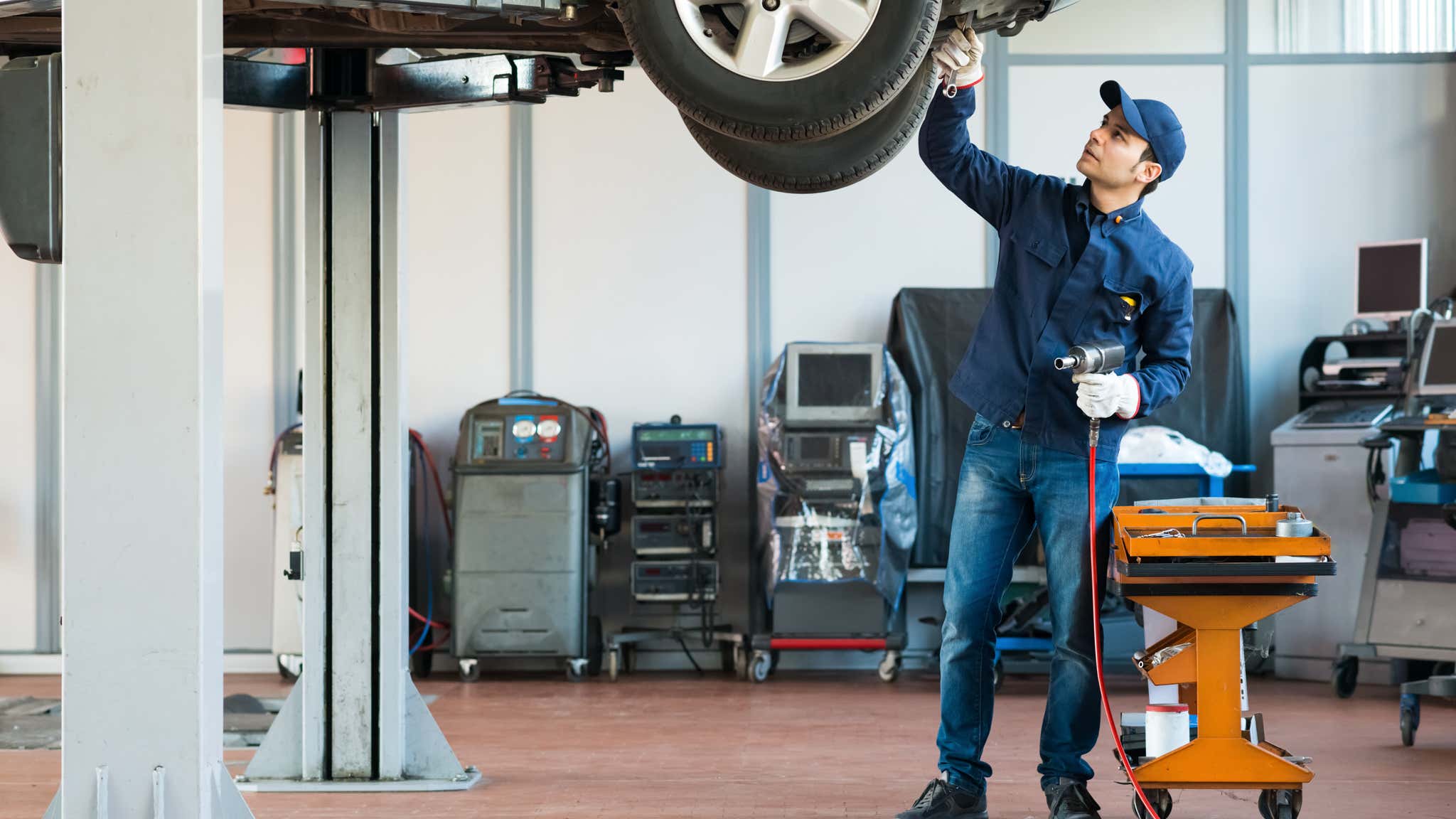 Save transmission repairs for the pros. 为专业人员节省传输维修。
