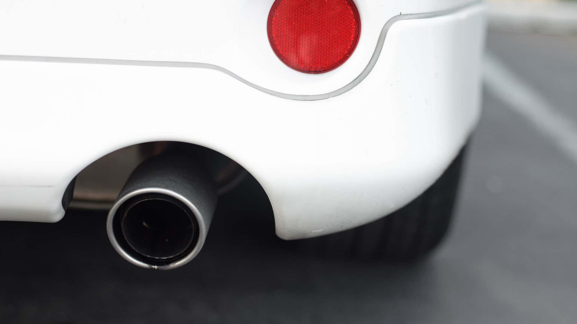The exhaust is just one part of your car's emissions system. 尾气只是汽车排放系统的一部分。