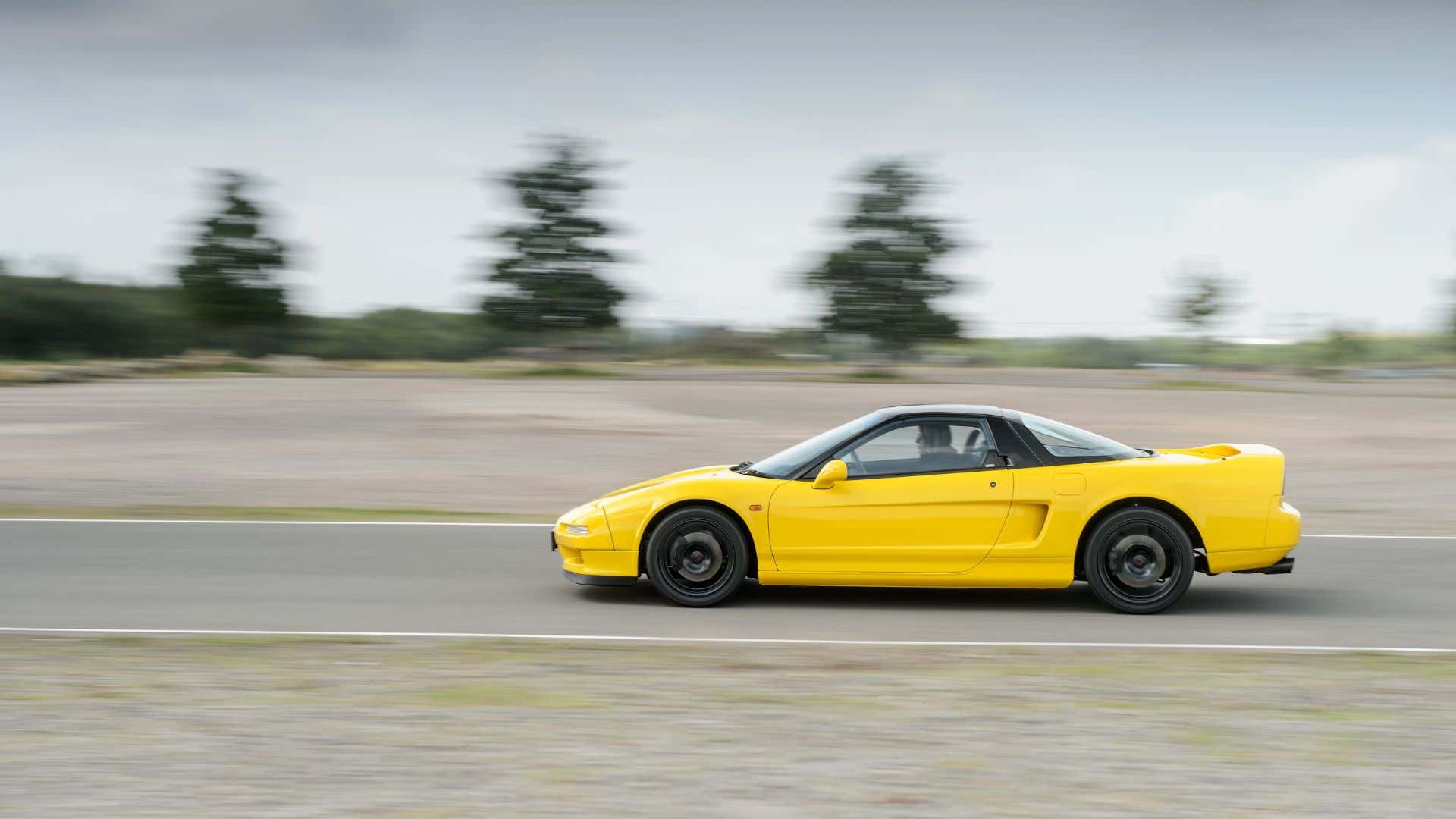 The O.G., an NSX-R in its natural habitat. o.g.,自然栖息地的NSX-R。