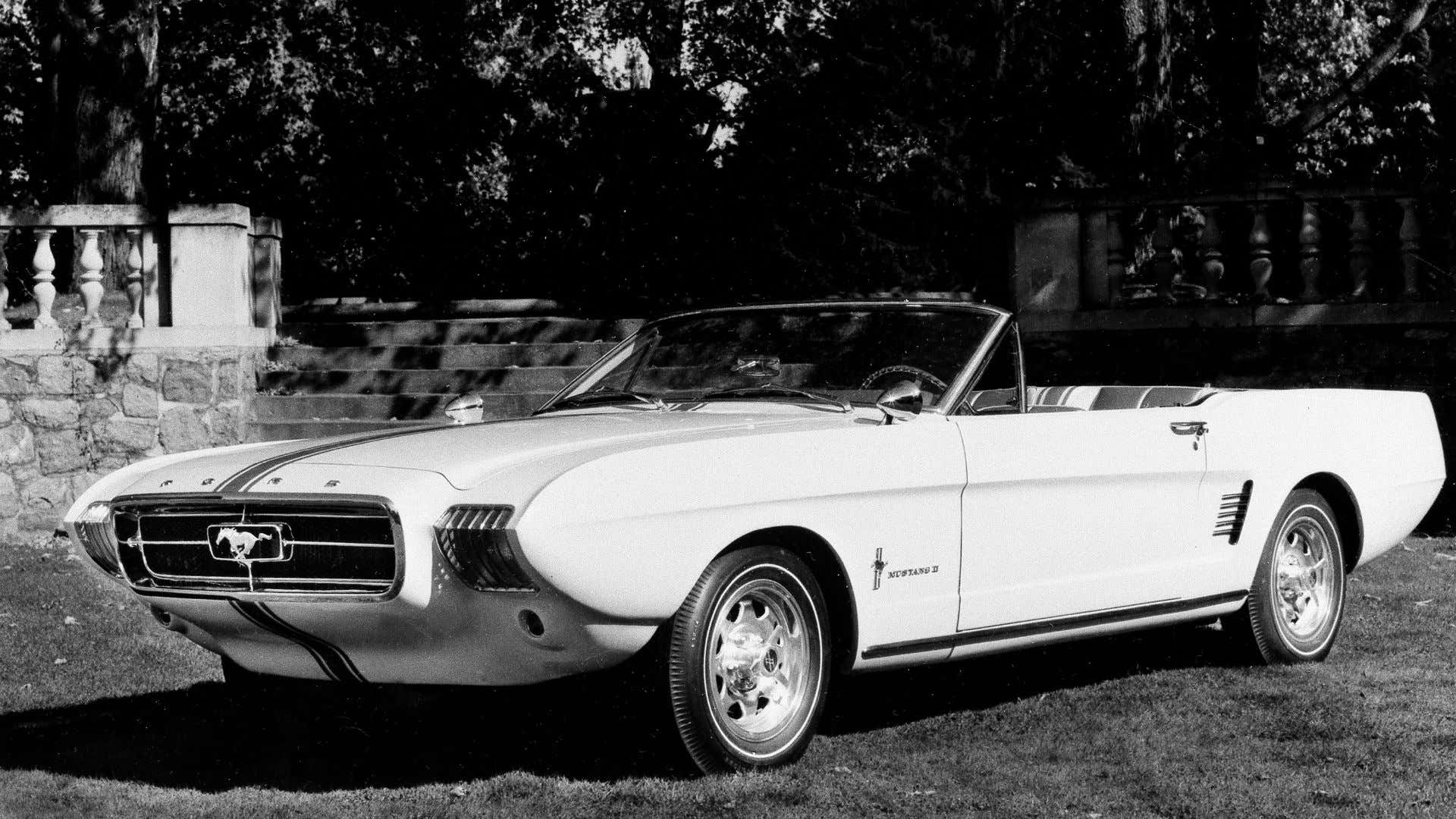 The original Ford Mustang II concept. 原始的福特野马二世概念。