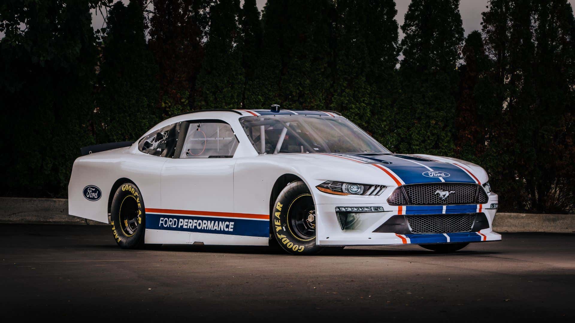 Ford's NASCAR Mustang 福特的NASCAR Mustang