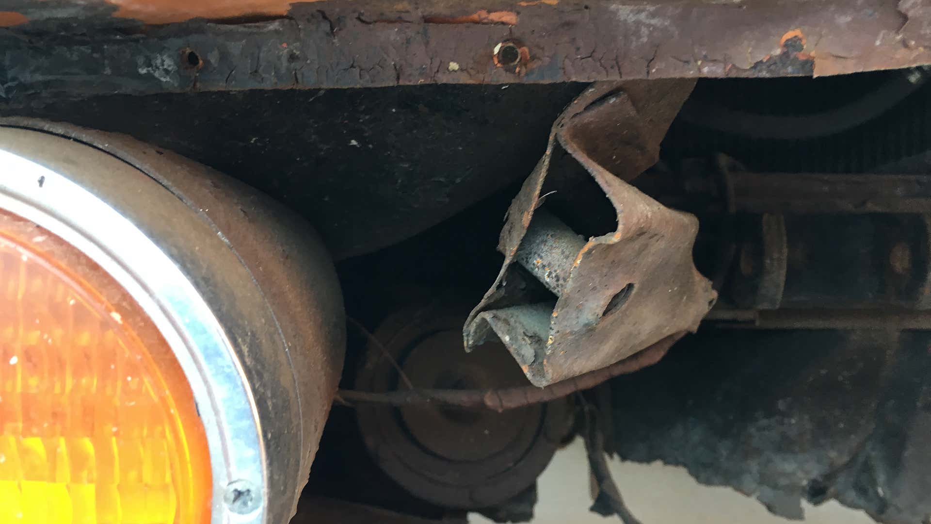 Part of an Opel GT frame. 部分欧宝GT框架。