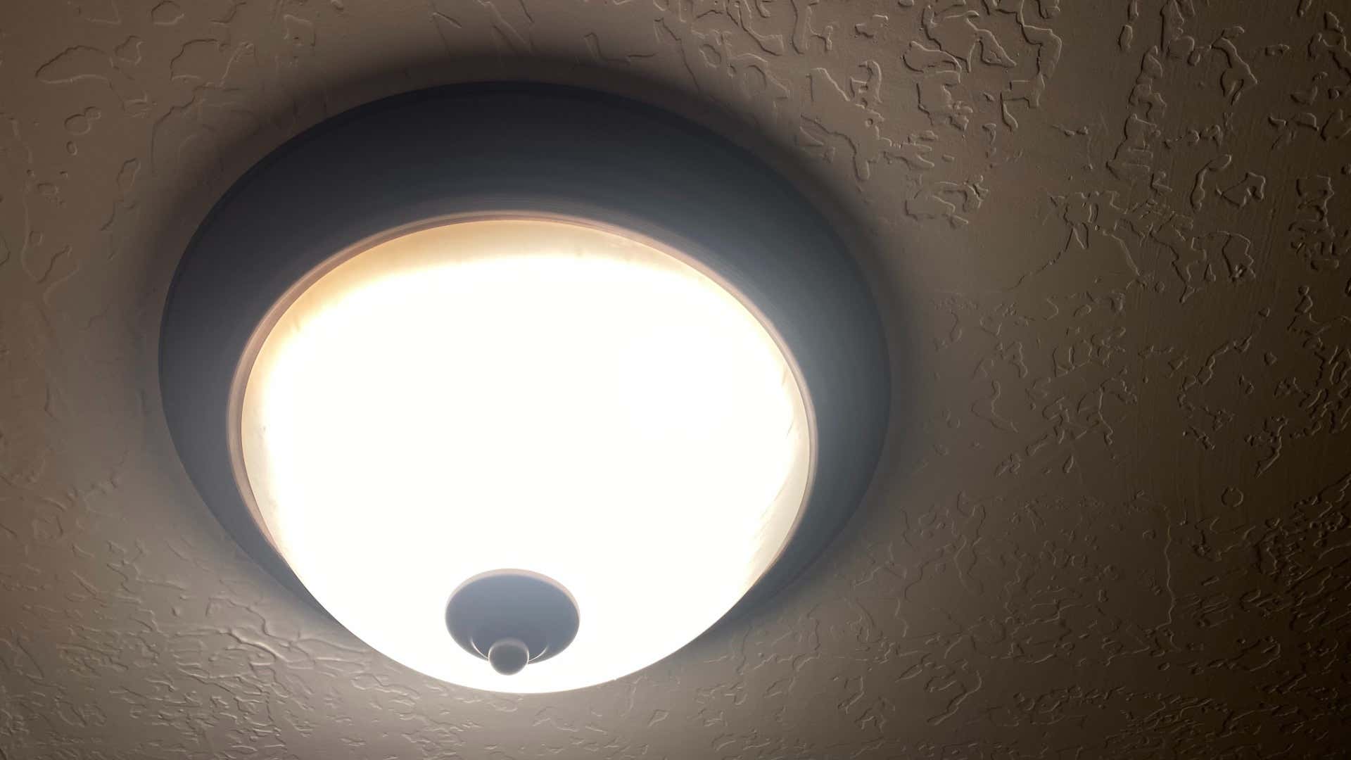 The old, interior fixture. 旧的室内固定装置。