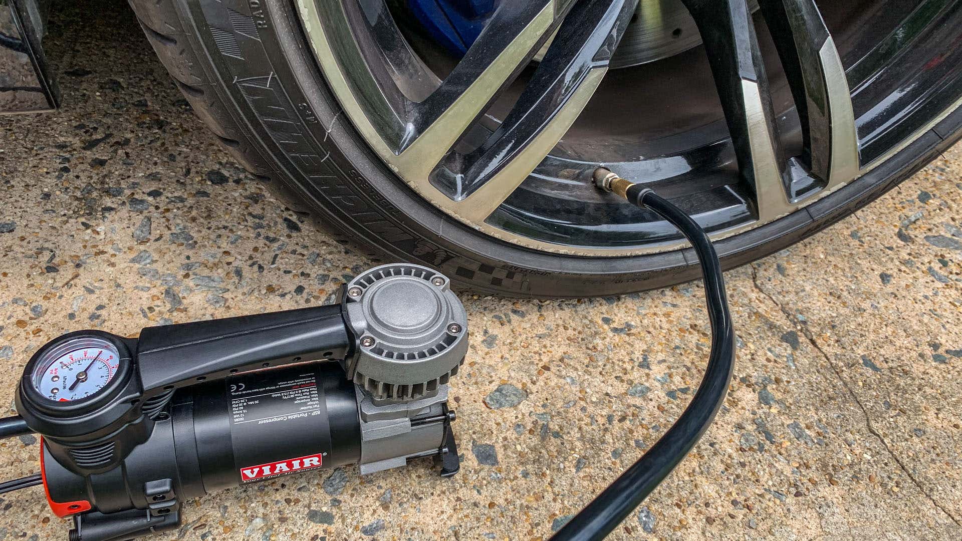 The Viair 85P's PSI gauge. VIVIR 85P的PSI仪表。
