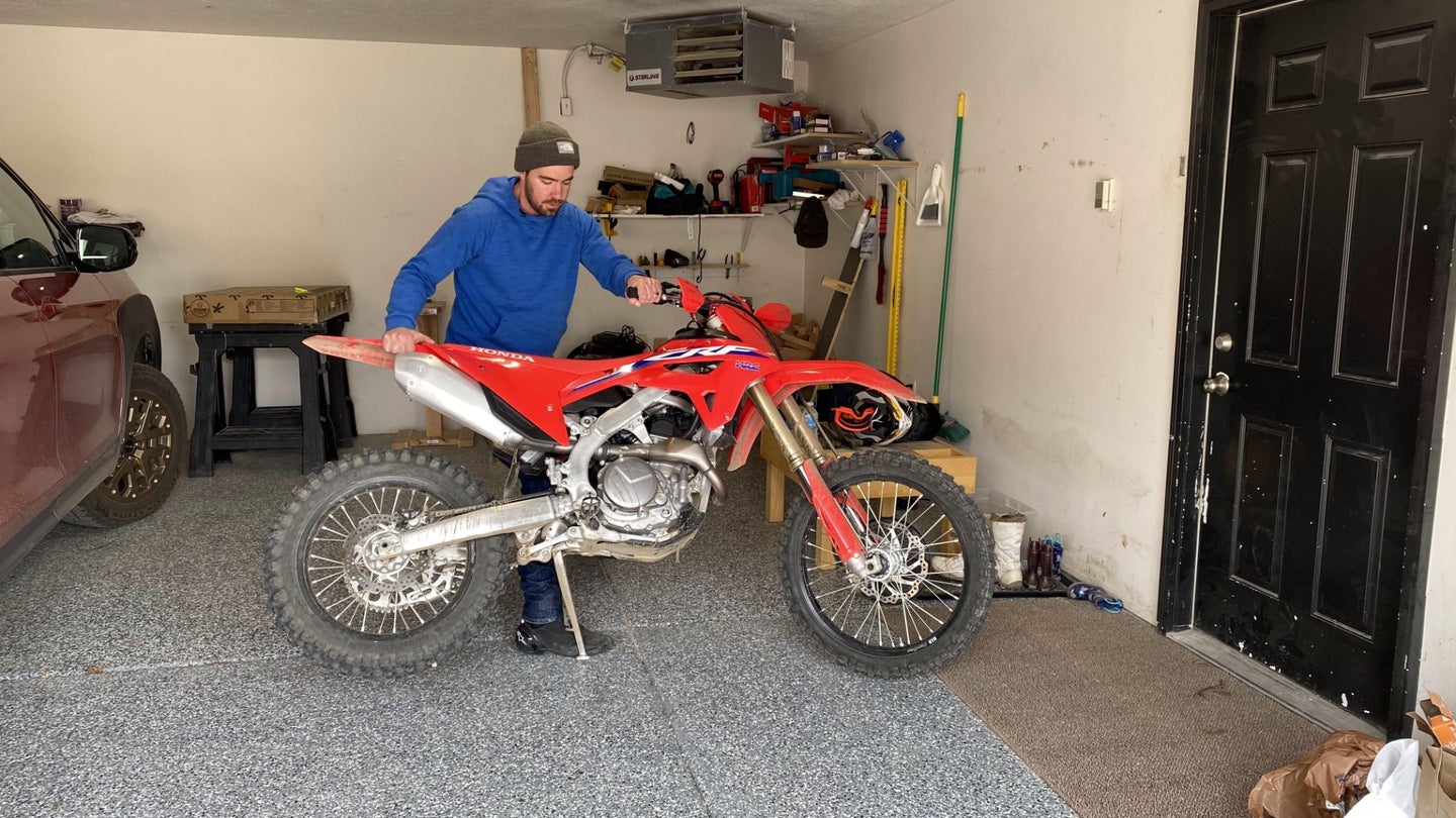 本田CRF450RX的支架。