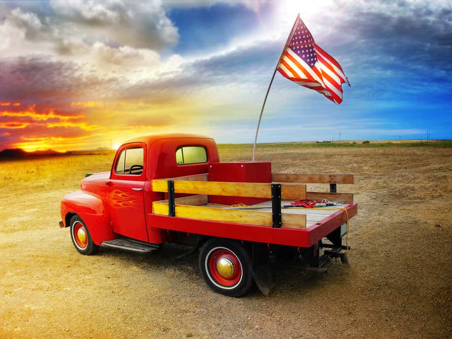红色卡车美国国旗