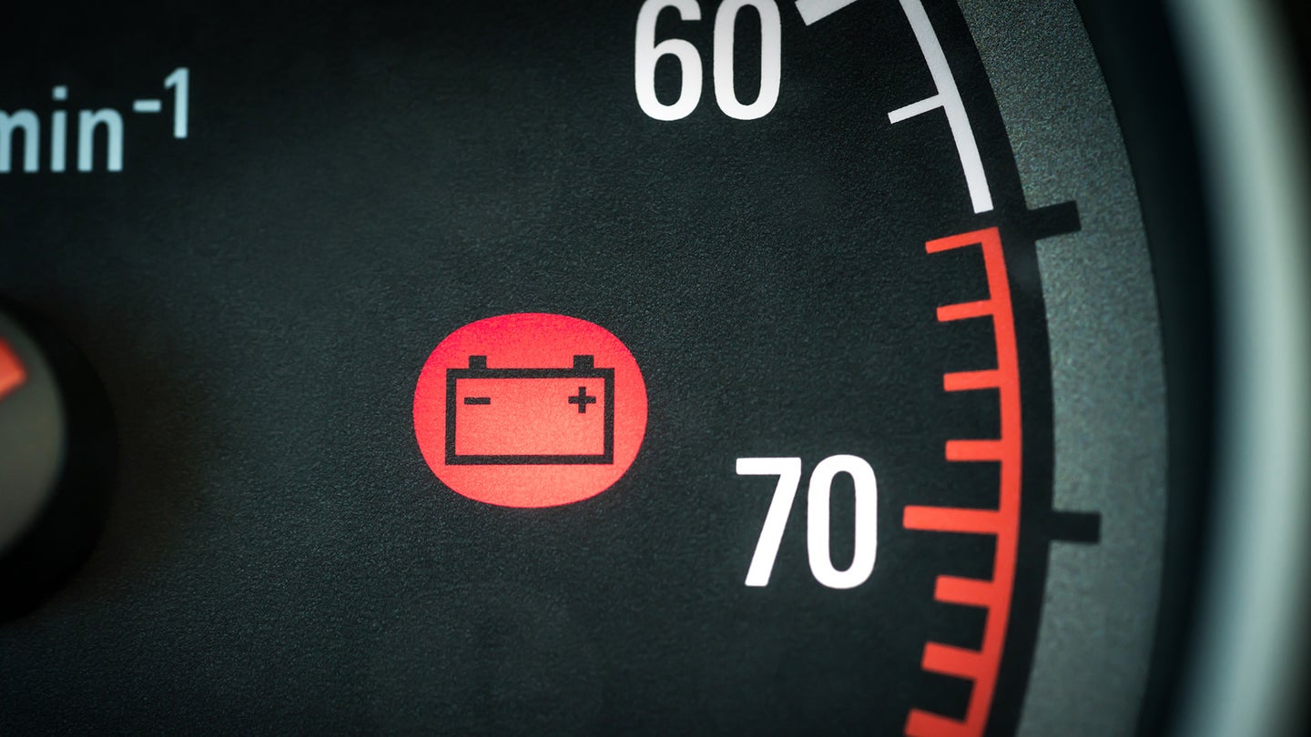 汽车的蓄电池指示灯指示充电系统有问题。