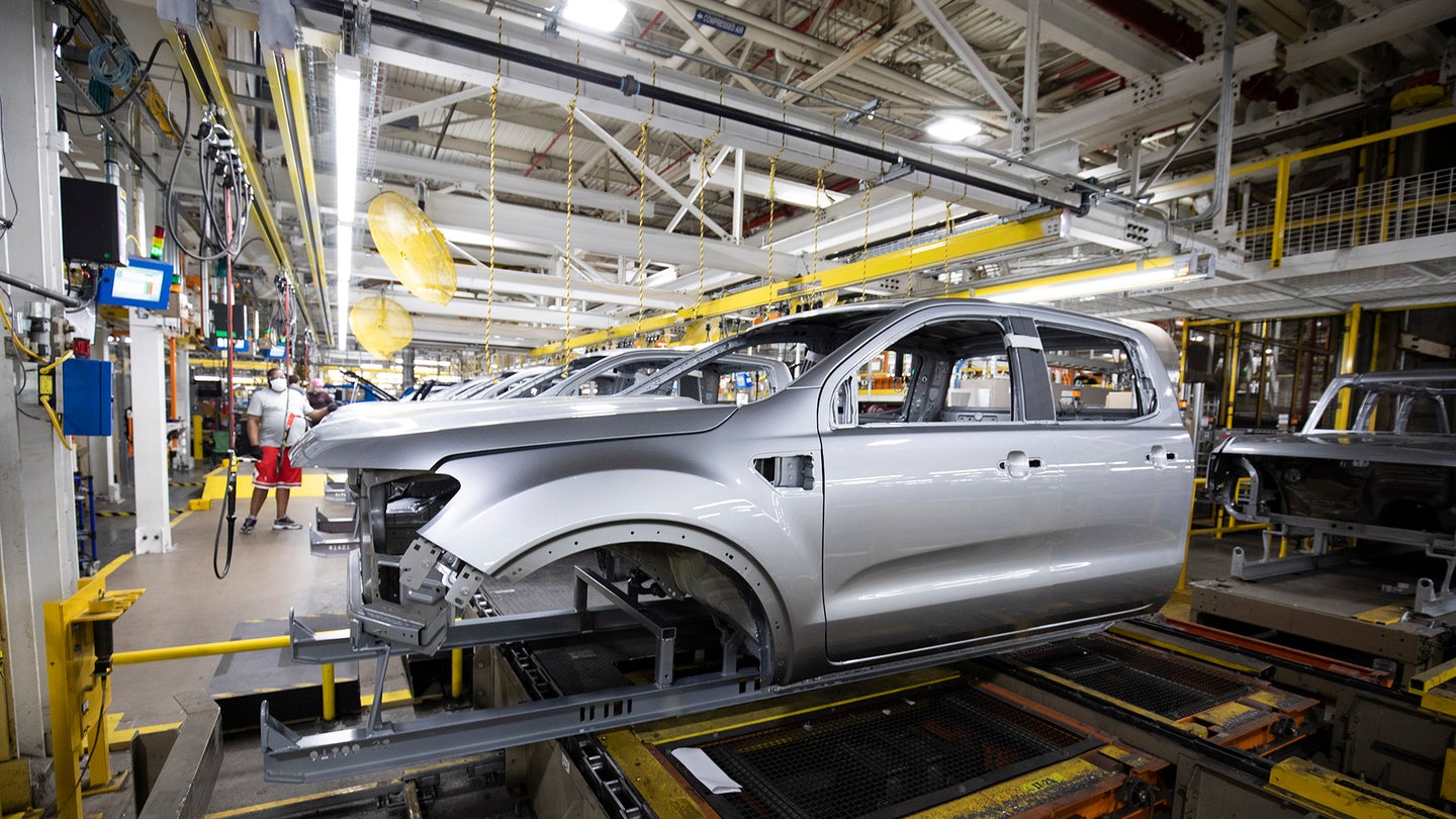 福特汽车在密歇根州组装厂生产